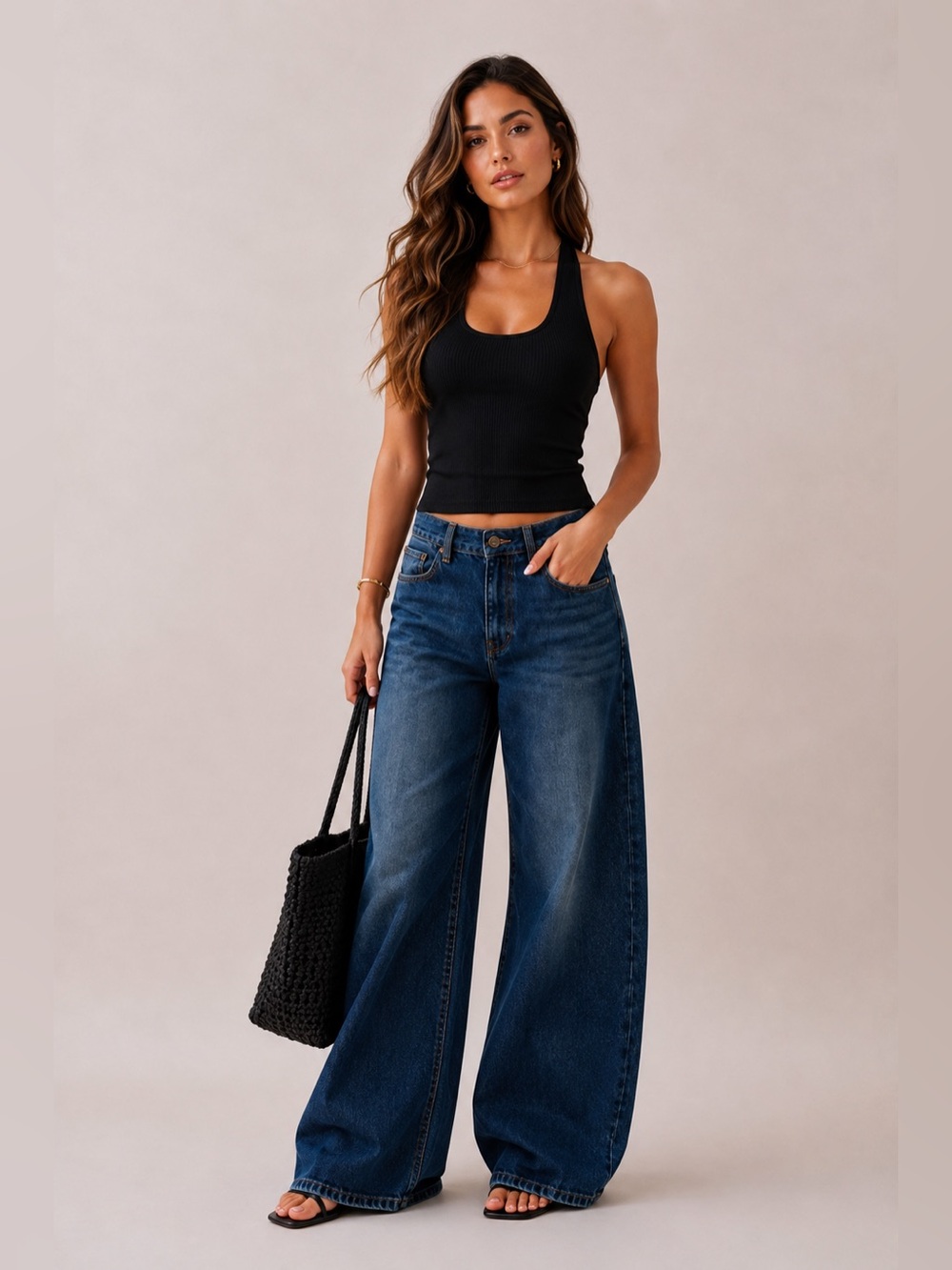 Built-In Bra U-Neck Tank Top - Black